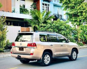 Xe Toyota Land Cruiser VX 4.6 V8 2016