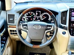 Xe Toyota Land Cruiser VX 4.6 V8 2016