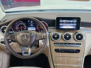 Xe Mercedes Benz GLC 250 4Matic 2018