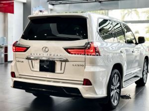 Xe Lexus LX 570 Super Sport 2016