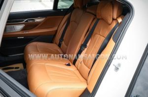 Xe BMW 7 Series 730Li 2015