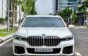 Xe BMW 7 Series 730Li 2015