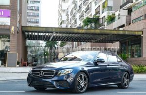 Xe Mercedes Benz E class E300 AMG 2019