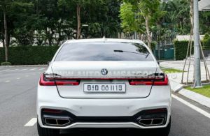 Xe BMW 7 Series 730Li 2015