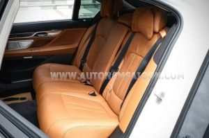Xe BMW 7 Series 730Li 2015