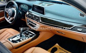 Xe BMW 7 Series 730Li 2015