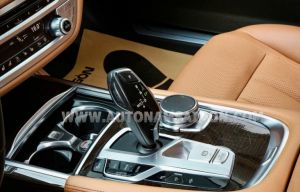 Xe BMW 7 Series 730Li 2015