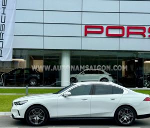 Xe BMW 5 Series 520i Premium 2025