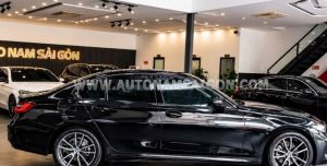 Xe BMW 3 Series 320i Sport Line 2024